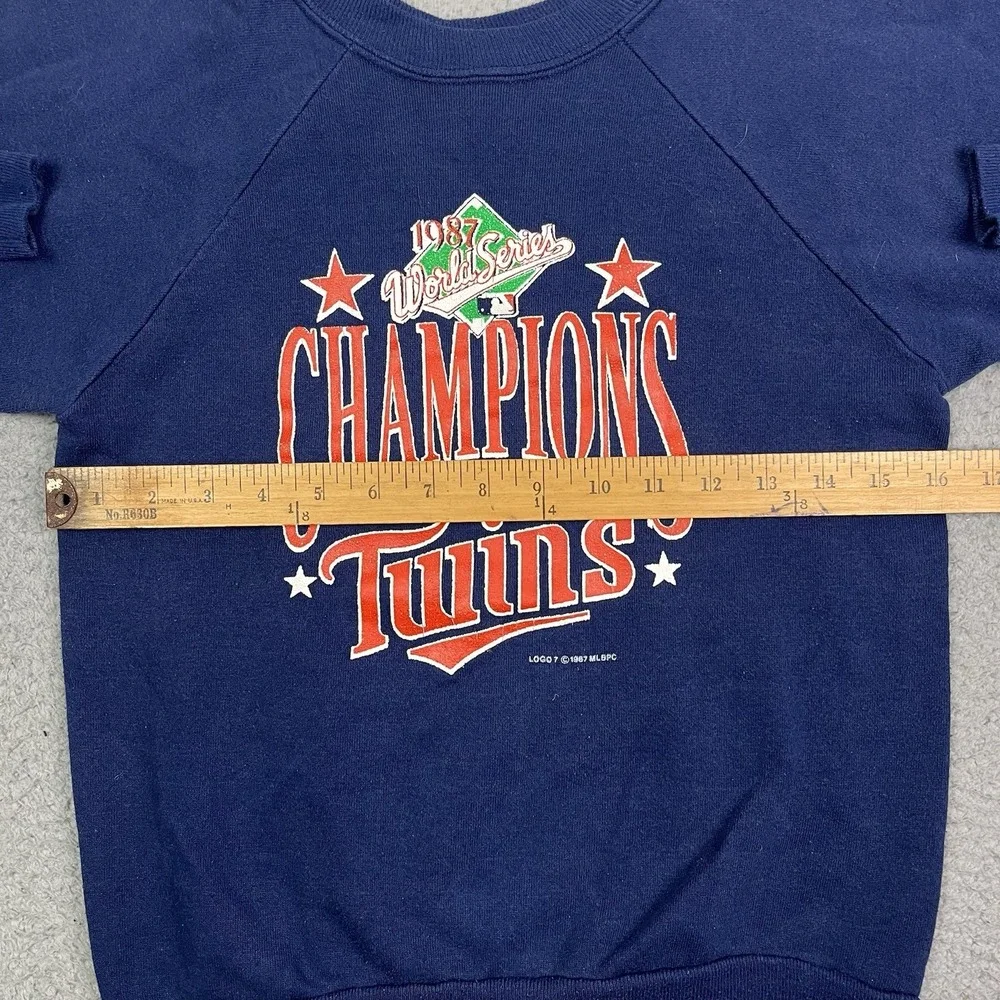 Vintage Minnesota Twins‎ Sweater MLB Baseball World Series Kids Youth Large Crew